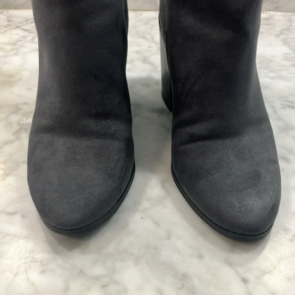 American Eagle Outfitters Gray Ankle Booties size 9 western heel boot zipper